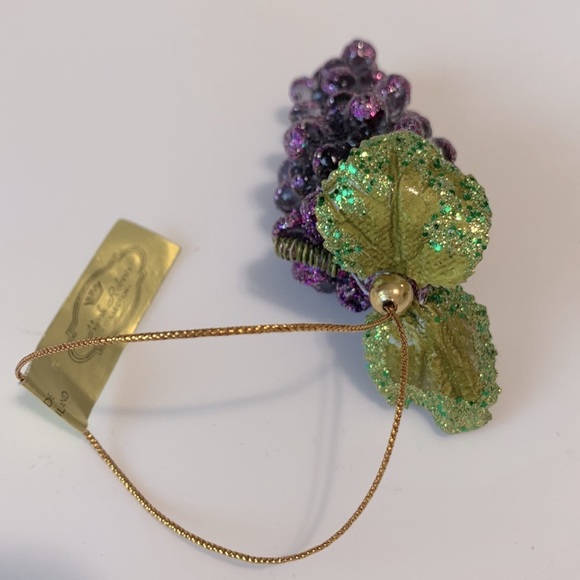 Mark Roberts Collection grapes cluster ornament - Picture 6 of 12